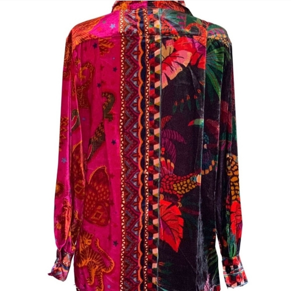 FARM RIO - Mixed Scarves Button-Front Shirt - Picture 4 of 10